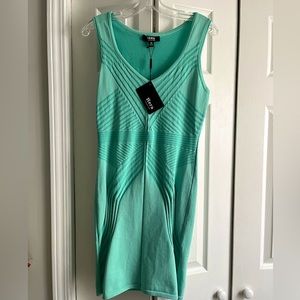 Hera Collection, size Medium, teal and green.